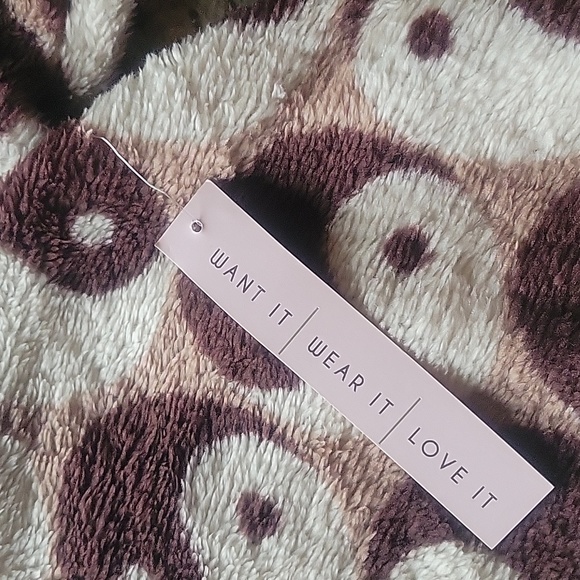 HP!!π₯³π₯³πππCrave Fame super cool sweater NWT - Picture 4 of 8